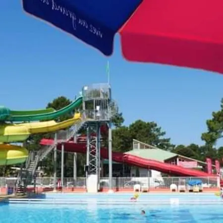 De 3 Avec Vue Sur La Piscine Partagee Et Jardin Clos A A 2 Km De La *