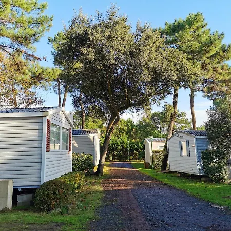 Semesterbostad De 3 Avec Vue Sur La Piscine Partagee Et Jardin Clos A A 2 Km De La