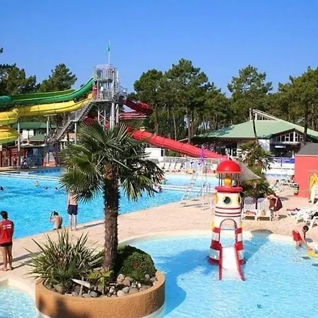 De 3 Avec Vue Sur La Piscine Partagee Et Jardin Clos A A 2 Km De La Semesterbostad