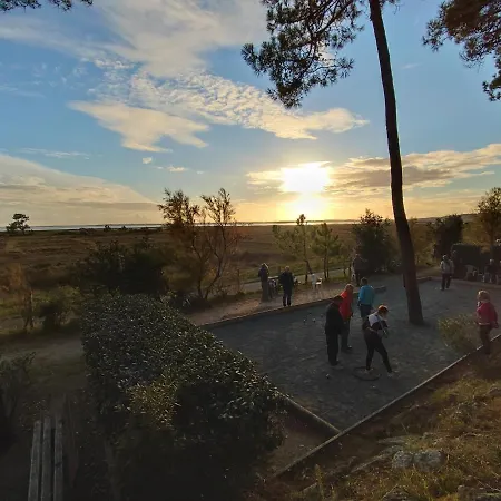 De 3 Avec Vue Sur La Piscine Partagee Et Jardin Clos A A 2 Km De La Semesterbostad