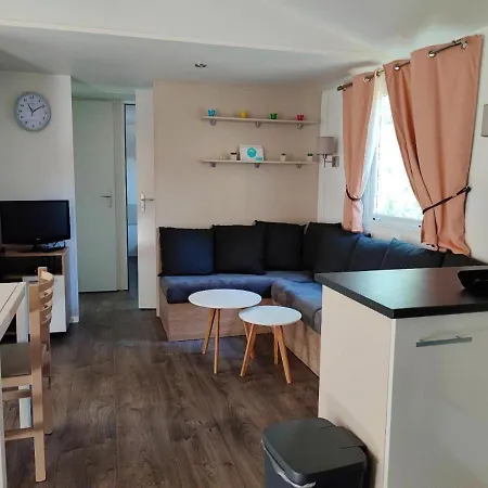 De 3 Avec Vue Sur La Piscine Partagee Et Jardin Clos A A 2 Km De La * Les Mathes
