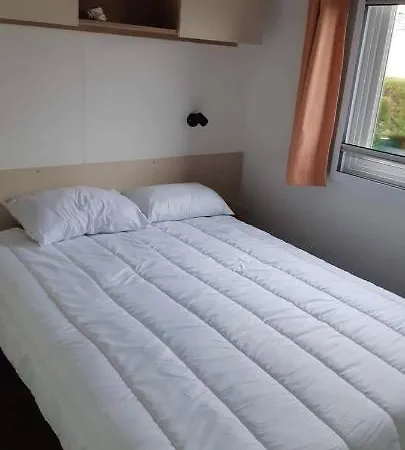 Semesterbostad De 3 Avec Vue Sur La Piscine Partagee Et Jardin Clos A A 2 Km De La Les Mathes